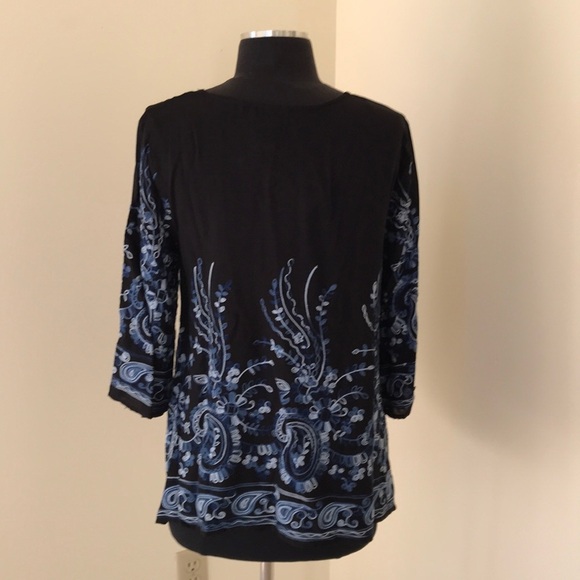NWT! KAREN KANE Size XS Black High Low Embroidered Top - Picture 6 of 8